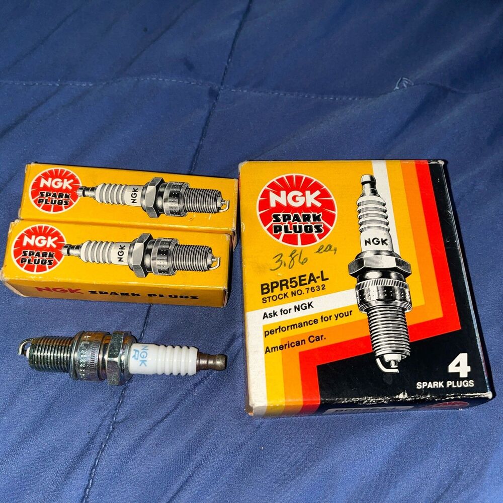 VINTAGE NGK SPARK PLUGS LOT OF 6 NEW OEM BPR5EA-L